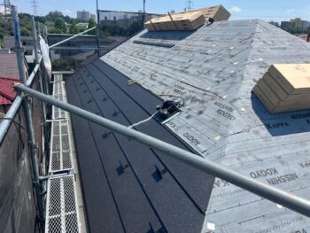横浜市緑区N様邸屋根カバー工法新規屋根葺き