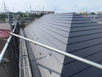 横浜市緑区N様邸屋根カバー工法施工後