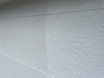 横浜市緑区N様邸パーフェクトトップSi外壁塗装上塗り２回目