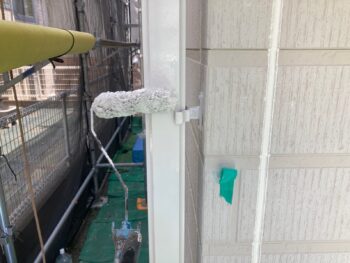 横浜市緑区N様邸竪樋塗装上塗り1回目